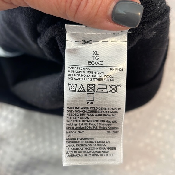 🌸Gap merino wool blend long sleeves sweater with fox - Picture 10 of 10